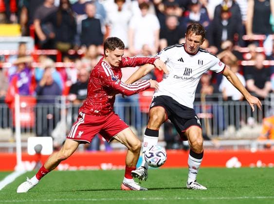 Sander Berge of Fulham and Florian Wirtz of Liverpool Liverpool v Fulham, Premier League, Football, Football, Anfield, Liverpool, UK - 12 Sep 2026Liverpool Anfield United Kingdom EDITORIAL USE ONLY No use with unauthorised audio, video, data, fixture lists, club league logos or live services. Online in-match use limited to 120 images, no video emulation. No use in betting, games or single club league player publications.  Copyright: xMattxWest Shutterstockx 17144551ah