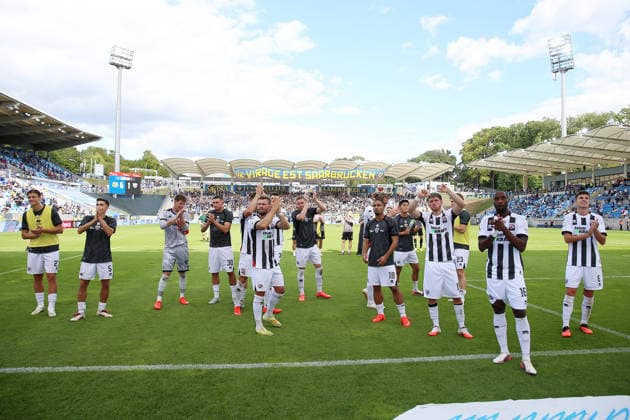 12.09.2026, xrekx, Fussball 3.Liga, 1.FC Saarbruecken - FC Ingolstadt 04 v.l. FC Ingolstadt Mannschaft, Spieler, jubeln nach Spielende, Team, Player, celebrate at the end of the match Saarbruecken