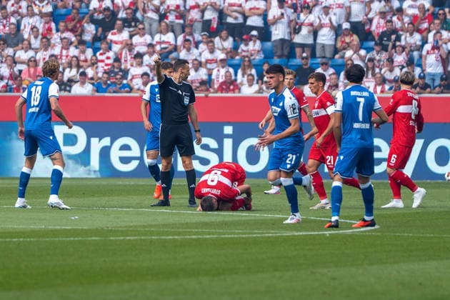 Fussball: 1. Bundesliga, 3. Spieltag, TSG Hoffenheim - VfB Stuttgart am 12.09.2026 in Sinsheim (SNP Arena), Deutschland, Saison 2026 2027: Ermedin Demirovic (VfB Stuttgart, 9) Verletzung Sinsheim SNP Arena Deutschland *** Soccer: Bundesliga 1, Matchday 3, TSG Hoffenheim vs. VfB Stuttgart on September 12, 2026, at Sinsheim SNP Arena, Germany, 2026–2027 season; Ermedin Demirovic, VfB Stuttgart, No. 9, injury, Sinsheim SNP Arena, Germany Copyright: xPhilippxImhofx