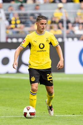 12.09.2026, GER, Bundesliga, 3. Spieltag, Saison 2026 2027 - BV Borussia Dortmund vs. SC Paderborn Joey Veerman (Borussia Dortmund, 25) Einzelaktion; Ganzkörper Ganzkoerper ; Ball am Fuss; Dortmund Signal Iduna Park Dortmund Deutschland *** September 12, 2026, GER, Bundesliga, Matchday 3, 2026–2027 Season, BV Borussia Dortmund vs. SC Paderborn, Joey Veerman, Borussia Dortmund, 25, Individual play, Full body, Ball at his feet, Dortmund, Signal Iduna Park, Dortmund, Germany Copyright: xnordphotoxGmbHx xChristianxSchulzex