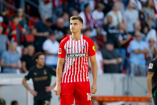 Yannik Engelhardt (SC Freiburg, 16) , Deutschland, Fussball, 1. Bundesliga, 3.Spieltag, 2026 2027, SC Freiburg vs. Borussia Mönchengladbach, 12.09.2026, Freiburg im Breisgau Europa-Park Stadion Deutschland *** Yannik Engelhardt, SC Freiburg, 16, Germany, soccer, Bundesliga 1, Matchday 3, 2026–2027, SC Freiburg vs. Borussia Mönchengladbach, September 12, 2026, Freiburg im Breisgau, Europa-Park Stadium, Germany Copyright: xGrantxHubbsx