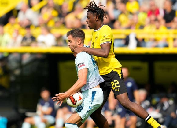 Laurin Ulrich (SC Paderborn 07, 28) im Zweikampf mit Joane Gadou (Borussia Dortmund, 22). GER, Borussia Dortmund vs SC Paderborn 07, 1. Bundesliga, 3. Spieltag, Saison 2026-27, Signal Iduna Park, Dortmund, 12.09.2026 DFL REGULATIONS PROHIBIT ANY USE OF PHOTOGRAPHS AS IMAGE SEQUENCES AND OR QUASI-VIDEO GER, Borussia Dortmund vs SC Paderborn 07, 1. Bundesliga, 3. Spieltag, Saison 2026-27, 12.09.2026 Dortmund *** Laurin Ulrich (SC Paderborn 07), 28, in a tackle with Joane Gadou (Borussia Dortmund), 22, GER, Borussia Dortmund vs. SC Paderborn 07, Bundesliga 1, Matchday 3, 2026–27 season, Signal Iduna Park, Dortmund, September 12, 2026. DFL regulations prohibit any use of photographs as image sequences and or quasi-video. GER, Borussia Dortmund vs. SC Paderborn 07, Bundesliga 1, Matchday 3, 2026–27 season, September 12, 2026, Dortmund Copyright: xEibner-Pressefoto ScottxColemanx EP_SCN