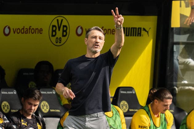 Deutschland: Bundesliga 2026 2027 3. Spieltag, Borussia Dortmund vs. SC Paderborn 07 , Samstag, 12.09.2026 Signal Iduna Park, Nordrhein-Westfalen Niko Kovac (Cheftrainer Borussia Dortmund) zeigt zwei Finger *** Germany Bundesliga 2026–2027, Matchday 3: Borussia Dortmund vs. SC Paderborn 07, Saturday, September 12, 2026, Signal Iduna Park, North Rhine-Westphalia. Niko Kovac, head coach of Borussia Dortmund, holds up two fingers. Copyright: xCelinaxLeiersx
