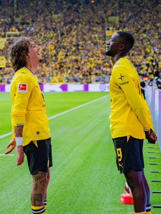 1. Bundesliga, 3. Spieltag, Borussia Dortmund vs. SC Paderborn 07 am 12.09.2026 VAR beim Tor zum 2:0 durch Serhou Guirassy mit Fabio Silva *** Bundesliga 1, Matchday 3, Borussia Dortmund vs. SC Paderborn 07 on September 12, 2026: VAR review of the 2-0 goal by Serhou Guirassy, assisted by Fabio Silva Copyright: xBahhoxKarax