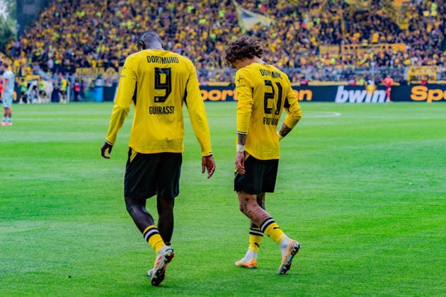 1. Bundesliga, 3. Spieltag, Borussia Dortmund vs. SC Paderborn 07 am 12.09.2026 VAR beim Tor zum 2:0 durch Serhou Guirassy mit Fabio Silva *** Bundesliga 1, Matchday 3, Borussia Dortmund vs. SC Paderborn 07 on September 12, 2026: VAR review of the 2-0 goal by Serhou Guirassy, assisted by Fabio Silva Copyright: xBahhoxKarax