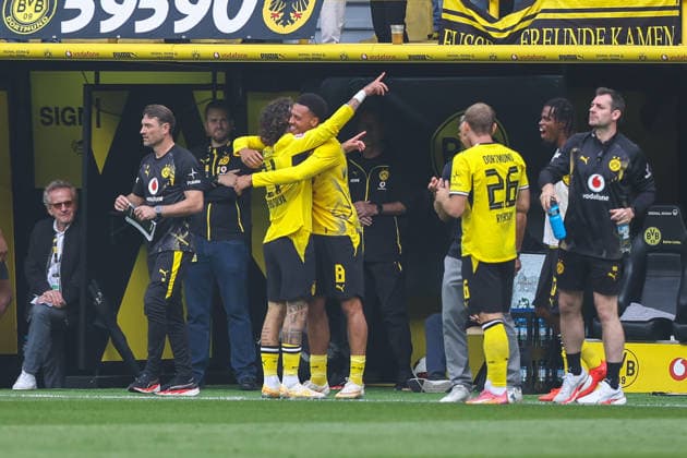 2026.09.12, xkwix, Fußball, Bundesliga, Borussia Dortmund - SC Paderborn 07, Signal Iduna Park, 3.Spieltag, Saison 2026 2027: Torjubel von Fabio Silva (Borussia Dortmund 21) mit Felix Nmecha (Borussia Dortmund 8) nach Tor zum 1:0 DFB regulations prohibit any use of photographs as image sequences and or quasi-video. Photo: xKamilxWilkowskixPressefotoKochx Nordrhein-Westfalen Deutschland *** September 12, 2026, xkwix, Soccer, Bundesliga, Borussia Dortmund vs. SC Paderborn 07, Signal Iduna Park, Matchday 3, 2026–2027 season: Fabio Silva (Borussia Dortmund 21) celebrates a goal with Felix Nmecha (Borussia Dortmund 8) after scoring the 1–0 goal. DFB regulations prohibit any use of photographs as image sequences and or quasi-video. Photo: xKamilxWilkowskixPressefotoKochx, North Rhine-Westphalia, Germany