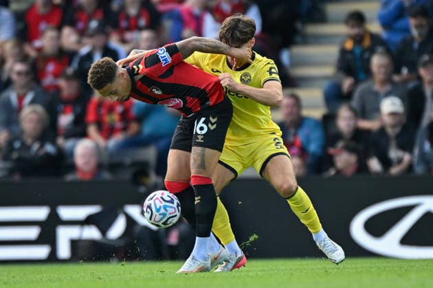 Bournemouth v Brentford Premier League Marcus Tavernier of Bournemouth tangles with Aaron Hickey of Brentford during the Premier League match at the Vitality Stadium, Bournemouth 12 09 2026 UK Newspapers OUT Copyright: xJeremyxLandeyx FIL-23934-0026