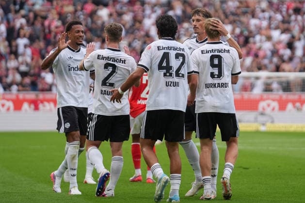 Deutschland: Fußball 1. Bundesliga 2026 2027, 3. Spieltag - 1. FSV Mainz 05 vs Eintracht Frankfurt - Mewa Arena (Mainz): Tor und Torjubel zum 0:2 für die Eintracht durch Jonathan Burkardt (SGE,9) *** Germany Soccer Bundesliga 1 2026–2027, Matchday 3: FSV Mainz 05 vs. Eintracht Frankfurt at Mewa Arena, Mainz. Goal and celebration after Eintracht s 0–2 lead, scored by Jonathan Burkardt (SGE), 9 Copyright: xTobiasxWentzellx