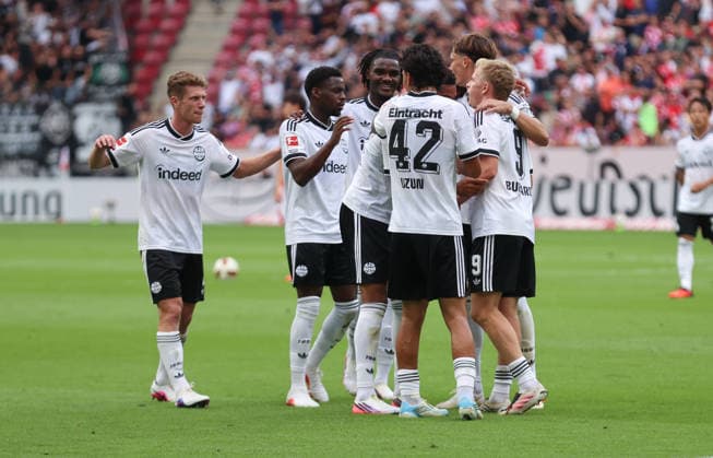 12.09.2026, Fussball Bundesliga, 1. FSV Mainz 05 - Eintracht Frankfurt, v.l., Torjubel zum 0:2 durch Jonathan Burkardt (Eintracht Frankfurt), Goal celebration, celebrate the goal, Elias Baum (Eintracht Frankfurt), Noel Aseko (Eintracht Frankfurt), Can Uzun (Eintracht Frankfurt) DFL DFB REGULATIONS PROHIBIT ANY USE OF PHOTOGRAPHS AS IMAGE SEQUENCES AND OR QUASI-VIDEO. xdcx *** September 12, 2026, Bundesliga Soccer, 1. FSV Mainz 05 vs. Eintracht Frankfurt, from left, goal celebration for the 0–2 goal by Jonathan Burkardt (Eintracht Frankfurt), goal celebration, celebrating the goal, Elias Baum (Eintracht Frankfurt), Noel Aseko, Eintracht Frankfurt; Can Uzun, Eintracht Frankfurt. DFL and DFB regulations prohibit any use of photographs as image sequences and or quasi-video. xdcx Copyright: HMBxMedia Claus