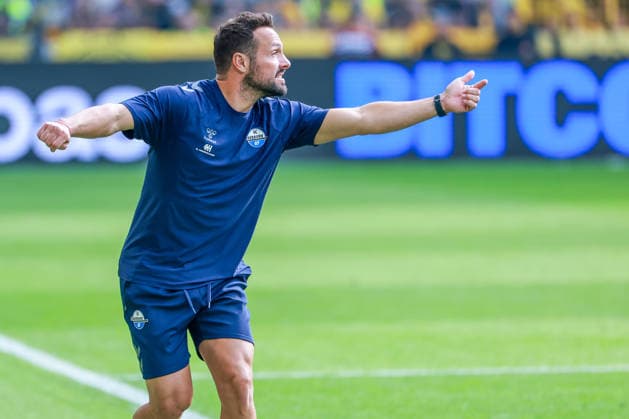 1. Bundesliga - Borussia Dortmund - SC Paderborn am 12.09.2026 im Signal Iduna Park in Dortmund Trainer Ralf Kettemann (Paderborn) gibt lautstark Anweisungen *** 1 Bundesliga: Borussia Dortmund vs. SC Paderborn on September 12, 2026, at Signal Iduna Park in Dortmund. Coach Ralf Kettemann of Paderborn shouts out instructions. MH
