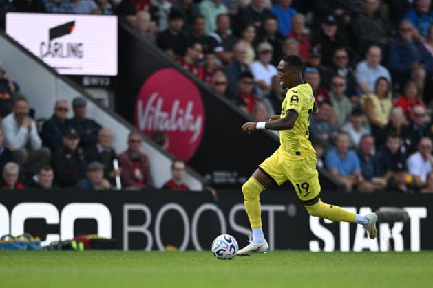 12th September 2026; Vitality Stadium, Bournemouth, England; Premier League Football, Bournemouth versus Brentford; Jaidon Anthony of Brentford FC makes a break SimonxWest