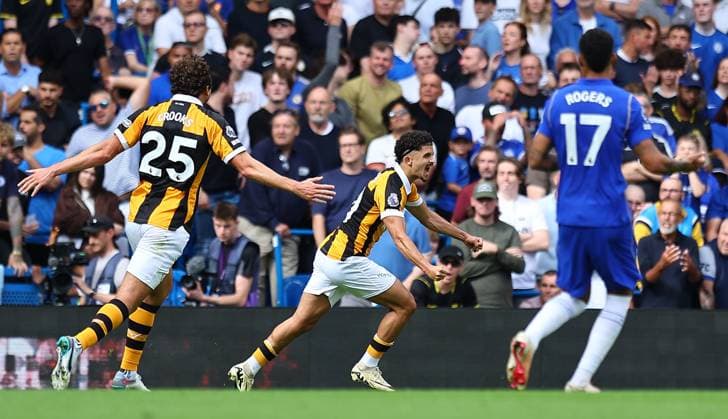 Mohamed Belloumi of Hull City celebrates scoring their sides first goal Chelsea v Hull City, Premier League, Football, Football, Stamford Bridge, London, UK - 12 Sep 2026London Stamford Bridge United Kingdom EDITORIAL USE ONLY No use with unauthorised audio, video, data, fixture lists, club league logos or live services. Online in-match use limited to 120 images, no video emulation. No use in betting, games or single club league player publications.  Copyright: xMichaelxZemanek Shutterstockx 17144546aa