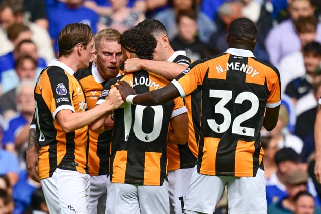 Chelsea v Hull City, Premier League GOAL Hull City forward Mohamed Belloumi (10) scores a goal and celebrates with The Hull City players 1-1 during the Premier League match between Chelsea and Hull City at Stamford Bridge, London, UK on 12 September 2026. London Stamford Bridge Greater London UK Editorial use only DataCo restrictions apply See www.football-dataco.com , Copyright: xDennisxGoodwinx PSI-24862-0024