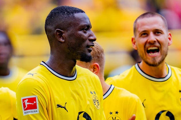 1. Bundesliga, 3. Spieltag, Borussia Dortmund vs. SC Paderborn 07 am 12.09.2026 VAR beim Tor zum 2:0 durch Serhou Guirassy mit Fabio Silva Nico Schlotterbeck *** Bundesliga 1, Matchday 3, Borussia Dortmund vs. SC Paderborn 07 on September 12, 2026: VAR review of Serhou Guirassy’s 2-0 goal, involving Fabio Silva and Nico Schlotterbeck Copyright: xBahhoxKarax