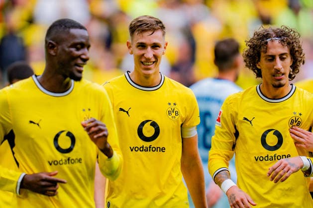 1. Bundesliga, 3. Spieltag, Borussia Dortmund vs. SC Paderborn 07 am 12.09.2026 VAR beim Tor zum 2:0 durch Serhou Guirassy mit Fabio Silva Nico Schlotterbeck *** Bundesliga 1, Matchday 3, Borussia Dortmund vs. SC Paderborn 07 on September 12, 2026: VAR review of Serhou Guirassy s goal to make it 2-0, involving Fabio Silva and Nico Schlotterbeck Copyright: xBahhoxKarax