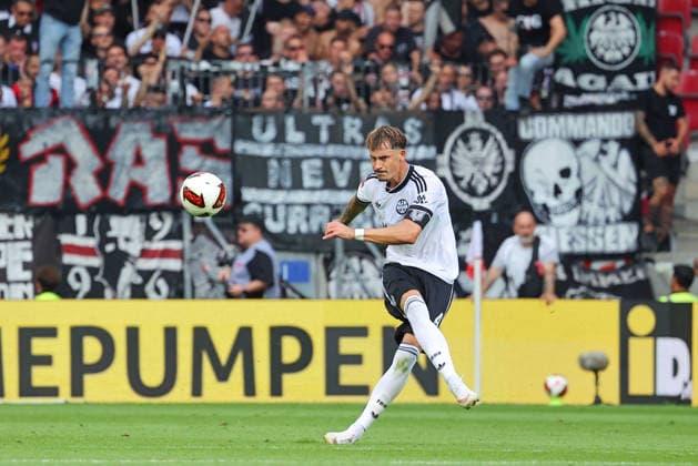 Mainz, Deutschland 12. September 2026: 1. BL - 2026 2027 - Sp. 3 - 1. FSV Mainz 05 gegen Eintracht Frankfurt Im Bild: Robin Koch (Frankfurt) leitet einen Tempogegenstoß ein. DFL regulations prohibit any use of photographs as image sequences and or quasi-video Mewa Arena Rheinland - Pfalz *** Mainz, Germany, September 12, 2026, Bundesliga 1, 2026–2027 season, Matchday 3: FSV Mainz 05 vs. Eintracht Frankfurt. Pictured: Robin Koch of Frankfurt initiates a fast break. DFL regulations prohibit any use of photographs as image sequences and or quasi-video. Mewa Arena, Rhineland-Palatinate Copyright: xFotostandx xRacochax