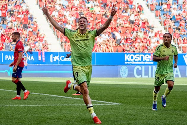 LaLiga EASports 2026 27 CA Osasuna v RCD Espanyol Roberto Fernandez (9. ESP) celebrates his goal (0-2) with Tyrhys Dolan (24. ESP) (R) during the LaLiga EA Sports match between CA Osasuna and RCD Espanyol played at El Sadar in Pamplona. Iker Munoz (8. OSA) (L) is also visible in the image. Credit: Inigo Alzugaray Agencia LOF Pamplona LaLiga EASports 2026 27 CA Osasuna v RCD Espanyol