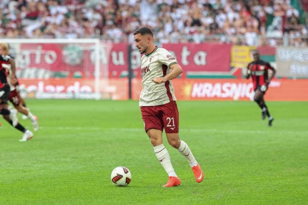 Arijon Ibrahimovic (FC Augsburg, 21) mit Ball, GER, FC Augsburg vs. Bayer 04 Leverkusen, Fussball, Bundesliga, 3. Spieltag, Saison 2026 2027, 12.09.2026, DFL DFB REGULATIONS PROHIBIT ANY USE OF PHOTOGRAPHS as IMAGE SEQUENCES and or QUASI-VIDEO, GER, FC Augsburg vs. Bayer 04 Leverkusen, Fussball, Bundesliga, 3. Spieltag, Saison 2026 2027, 12.09.2026 Augsburg *** Arijon Ibrahimovic, FC Augsburg, 21, with the ball, GER, FC Augsburg vs. Bayer 04 Leverkusen, Soccer, Bundesliga, Matchday 3, 2026–2027 Season, September 12, 2026, DFL and DFB regulations prohibit any use of photographs as image sequences and or quasi-video, GER, FC Augsburg vs. Bayer 04 Leverkusen, soccer, Bundesliga, Matchday 3, 2026–2027 season, September 12, 2026, Augsburg Copyright: xEibner-Pressefoto JennixMaulx EP_JML