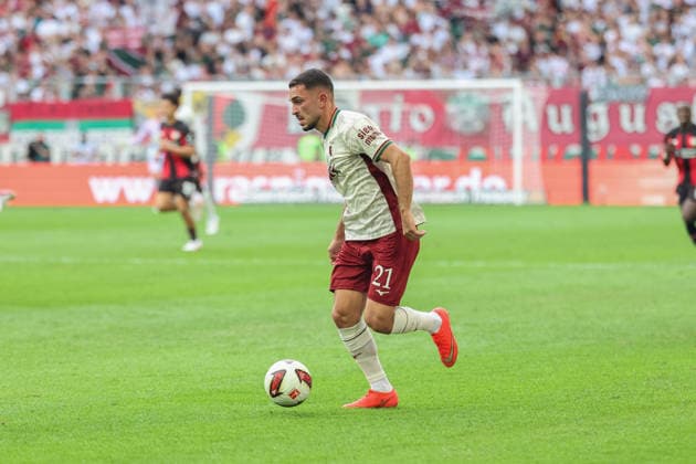 Arijon Ibrahimovic (FC Augsburg, 21) mit Ball, GER, FC Augsburg vs. Bayer 04 Leverkusen, Fussball, Bundesliga, 3. Spieltag, Saison 2026 2027, 12.09.2026, DFL DFB REGULATIONS PROHIBIT ANY USE OF PHOTOGRAPHS as IMAGE SEQUENCES and or QUASI-VIDEO, GER, FC Augsburg vs. Bayer 04 Leverkusen, Fussball, Bundesliga, 3. Spieltag, Saison 2026 2027, 12.09.2026 Augsburg *** Arijon Ibrahimovic, FC Augsburg, 21, with the ball, GER, FC Augsburg vs. Bayer 04 Leverkusen, soccer, Bundesliga, Matchday 3, 2026–2027 season, September 12, 2026, DFL and DFB regulations prohibit any use of photographs as image sequences and or quasi-video, GER, FC Augsburg vs. Bayer 04 Leverkusen, soccer, Bundesliga, Matchday 3, 2026–2027 season, September 12, 2026, Augsburg Copyright: xEibner-Pressefoto JennixMaulx EP_JML