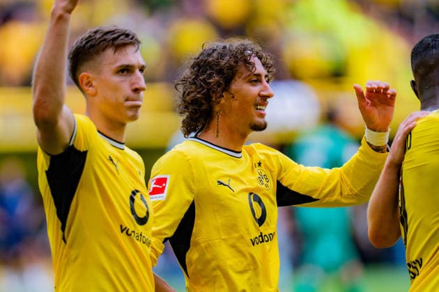 1. Bundesliga, 3. Spieltag, Borussia Dortmund vs. SC Paderborn 07 am 12.09.2026 VAR beim Tor zum 2:0 durch Serhou Guirassy mit Fabio Silva Nico Schlotterbeck *** Bundesliga 1, Matchday 3, Borussia Dortmund vs. SC Paderborn 07 on September 12, 2026: VAR review of Serhou Guirassy s goal to make it 2-0, involving Fabio Silva and Nico Schlotterbeck Copyright: xBahhoxKarax
