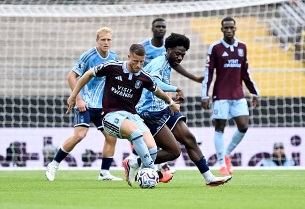 Ross Barkley of Aston Villa and Ola Aina of Nottingham Forest Aston Villa v Nottingham Forest, Premier League, Football, Football, Villa Park, Birmingham, UK - 12 Sep 2026Birmingham Villa Park United Kingdom EDITORIAL USE ONLY No use with unauthorised audio, video, data, fixture lists, club league logos or live services. Online in-match use limited to 120 images, no video emulation. No use in betting, games or single club league player publications.  Copyright: xAnnaxGowthorpe Shutterstockx 17144543r