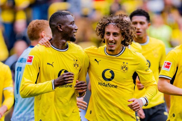 1. Bundesliga, 3. Spieltag, Borussia Dortmund vs. SC Paderborn 07 am 12.09.2026 VAR beim Tor zum 2:0 durch Serhou Guirassy mit Fabio Silva Nico Schlotterbeck *** Bundesliga 1, Matchday 3, Borussia Dortmund vs. SC Paderborn 07 on September 12, 2026: VAR review of Serhou Guirassy s goal to make it 2–0, featuring Fabio Silva and Nico Schlotterbeck Copyright: xBahhoxKarax
