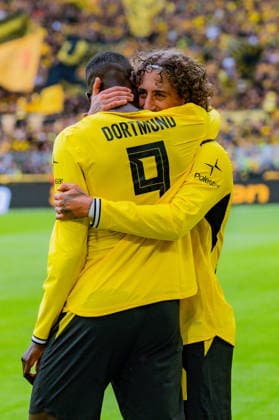 1. Bundesliga, 3. Spieltag, Borussia Dortmund vs. SC Paderborn 07 am 12.09.2026 VAR beim Tor zum 2:0 durch Serhou Guirassy mit Fabio Silva *** Bundesliga 1, Matchday 3, Borussia Dortmund vs. SC Paderborn 07 on September 12, 2026: VAR review of Serhou Guirassy s goal to make it 2-0, assisted by Fabio Silva Copyright: xBahhoxKarax