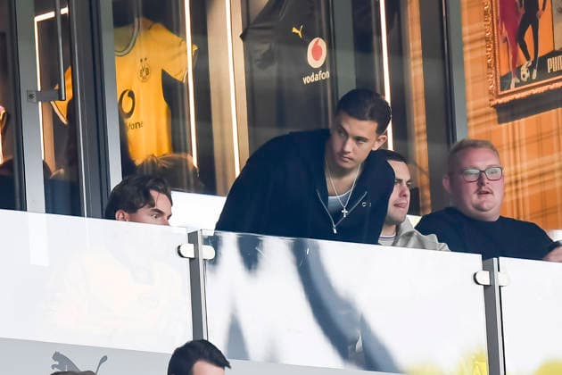 Konstantinos Karetsas (Borussia Dortmund) auf der Tribuehne waehrend des spiels der 1. Bundesliga zwischen Borussia Dortmund und SC Paderborn 07, Signal Iduna Park am 12. September 2026 in Dortmund, Deutschland. (Foto von Max Maiwald DeFodi Images) +++ Konstantinos Karetsas (Borussia Dortmund) in the stands during the Bundesliga match between Borussia Dortmund and SC Paderborn 07 at Signal Iduna Park on September 12, 2026 in Dortmund, Germany. (Photo by Max Maiwald DeFodi Images) DFB DFL REGULATIONS PROHIBIT ANY USE OF PHOTOGRAPHS AS IMAGE SEQUENCES AND OR QUASI-VIDEO. (Photo by Max Maiwald DeFodi Images) - *** Konstantinos Karetsas of Borussia Dortmund in the stands during the Bundesliga match between Borussia Dortmund and SC Paderborn 07 at Signal Iduna Park on September 12, 2026, in Dortmund, Germany. Photo by Max Maiwald, DeFodi Images. Konstantinos Karetsas of Borussia Dortmund in the stands during the Bundesliga match between Borussia Dortmund and SC Paderborn 07 at Signal Iduna Park on September 12, 2026 in Dortmund, Germany. Photo by Max Maiwald, DeFodi Images. DFB and DFL regulations prohibit any use of photographs as image sequences and or quasi-video. Photo by Max Maiwald, DeFodi Images.