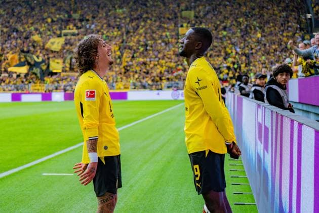 1. Bundesliga, 3. Spieltag, Borussia Dortmund vs. SC Paderborn 07 am 12.09.2026 VAR beim Tor zum 2:0 durch Serhou Guirassy mit Fabio Silva *** Bundesliga 1, Matchday 3, Borussia Dortmund vs. SC Paderborn 07 on September 12, 2026: VAR review of Serhou Guirassy s goal to make it 2-0, assisted by Fabio Silva Copyright: xBahhoxKarax