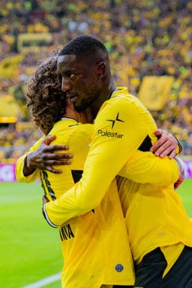 1. Bundesliga, 3. Spieltag, Borussia Dortmund vs. SC Paderborn 07 am 12.09.2026 VAR beim Tor zum 2:0 durch Serhou Guirassy mit Fabio Silva *** Bundesliga 1, Matchday 3, Borussia Dortmund vs. SC Paderborn 07 on September 12, 2026: VAR review of Serhou Guirassy s goal to make it 2-0, assisted by Fabio Silva Copyright: xBahhoxKarax