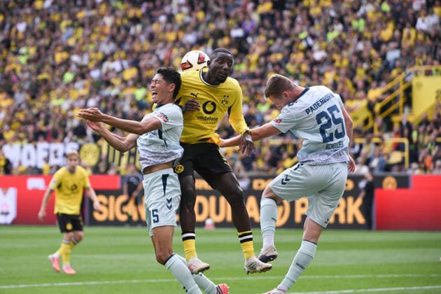Santiago Castaneda (SC Paderborn), Serhou Guirassy (Borussia Dortmund), Tjark Scheller (SC Paderborn), v.li. 12.09.2026, Fussball 1. Bundesliga, Saison 2026 2027, 3. Spieltag, Borussia Dortmund - SC Paderborn 07 DFL regulations prohibit any use of photographs as image sequences and or quasi-video Dortmund Signal Iduna Park Nordrhein Westfalen Deutschland *** Santiago Castaneda (SC Paderborn), Serhou Guirassy (Borussia Dortmund), Tjark Scheller (SC Paderborn), from left, September 12, 2026, Soccer, Bundesliga, 2026–2027 season, Matchday 3, Borussia Dortmund vs. SC Paderborn 07. DFL regulations prohibit any use of photographs as image sequences and or quasi-video. Dortmund, Signal Iduna Park, North Rhine-Westphalia, Germany Team2