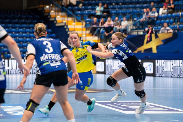 HSG Blomberg-Lippe (GER) vs. Storhamar Handball Elite (NOR), Handball, EHF Champions League Women, Gruppenphase, 12.9.2026, Saision 2026 2027, Lemgo Christina Pedersen (Storhamar Handball Elite, 26) im Zweikampf mit Nieke Kuehne (HSG Blomberg-Lippe, 09) Lemgo Phoenix Contact Arena Deutschland