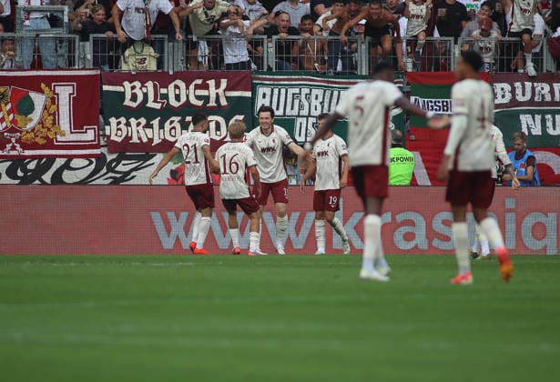 Fussball, Herren, Saison 2026 2027, FC Augsburg - Bayer 04 Leverkusen, Bundesliga, WWK Arena 1:1 durch Michael Gregoritsch (FC Augsburg) Tor, Ausgleich, Jubel, Torjubel DFL DFB regulations prohibit any use of photographs as image sequences and or quasi-video *** Soccer, Men s, 2026–2027 Season, FC Augsburg vs. Bayer 04 Leverkusen, Bundesliga, WWK Arena, 1–1 by Michael Gregoritsch (FC Augsburg), goal, equalizer, celebration, goal celebration. DFL and DFB regulations prohibit any use of photographs as image sequences and or quasi-video.