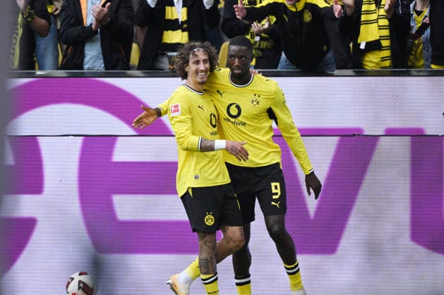 Jubel Fabio Silva (Borussia Dortmund), Fabio Silva, Serhou Guirassy (Borussia Dortmund), v.li. 12.09.2026, Fussball 1. Bundesliga, Saison 2026 2027, 3. Spieltag, Borussia Dortmund - SC Paderborn 07 DFL regulations prohibit any use of photographs as image sequences and or quasi-video Dortmund Signal Iduna Park Nordrhein Westfalen Deutschland *** Celebration: Fabio Silva, Borussia Dortmund; Fabio Silva, Serhou Guirassy, Borussia Dortmund; from left, September 12, 2026; Soccer, Bundesliga 1, 2026–2027 season; Matchday 3, Borussia Dortmund vs. SC Paderborn 07. DFL regulations prohibit any use of photographs as image sequences and or quasi-video. Dortmund, Signal Iduna Park, North Rhine-Westphalia, Germany Team2