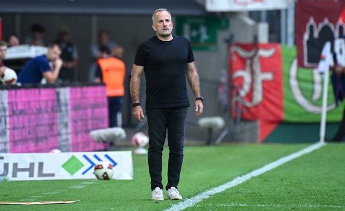 12.09.2026, xemx, Fussball 1.Bundesliga, FC Augsburg - Bayer 04 Leverkusen v.l. Cheftrainer Manuel Baum (FC Augsburg) (DFL DFB REGULATIONS PROHIBIT ANY USE OF PHOTOGRAPHS as IMAGE SEQUENCES and or QUASI-VIDEO) Augsburg *** September 12, 2026, xemx, Soccer, Bundesliga 1, FC Augsburg vs. Bayer 04 Leverkusen, Head Coach Manuel Baum, FC Augsburg, DFL, DFB. REGULATIONS PROHIBIT ANY USE OF PHOTOGRAPHS AS IMAGE SEQUENCES AND OR QUASI-VIDEO, Augsburg