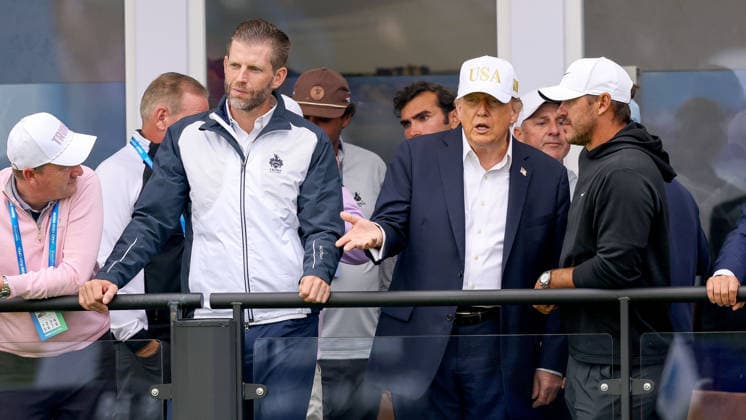 2026 Amgen Irish Open - Third Round, Trump International Golf Links, Doonbeg 12 9 2026 President of the United States of America Donald Trump and his son Eric speak with Brooks Koepka while watching over the eighteenth green Donald Trump and his son Eric speak with Brooks Koepka while watching over the eighteenth green 12 9 2026  Copyright: xx BB3_5409