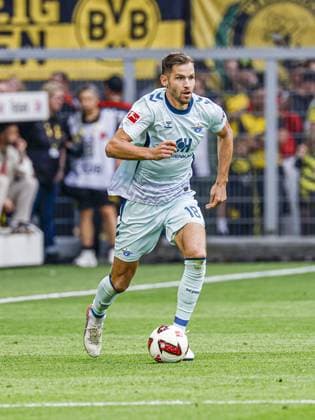 DORTMUND - Marvin Pieringer of SC Paderborn 07 runs with the ball during the Bundesliga match between Borussia Dortmund and SC Paderborn 07 at Signal Iduna Park on September 12, 2026, in Dortmund, Germany. MARCEL TER BALS ANP Bundesliga 2026 27 xVIxANPxSportx xMarcelxterxBalsxIVx 568302035 originalFilename: 568302035.jpg