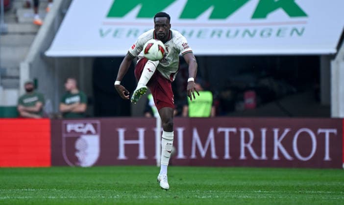 12.09.2026, xemx, Fussball 1.Bundesliga, FC Augsburg - Bayer 04 Leverkusen v.l. Chrislain Matsima (FC Augsburg) Aktion, Einzelaktion, Einzelbild, Freisteller, Ganzkoerperaufnahme, ganze Figur (DFL DFB REGULATIONS PROHIBIT ANY USE OF PHOTOGRAPHS as IMAGE SEQUENCES and or QUASI-VIDEO) Augsburg *** September 12, 2026, xemx, Soccer, Bundesliga 1, FC Augsburg vs. Bayer 04 Leverkusen, featuring Chrislain Matsima of FC Augsburg in action, individual play, single frame, cropped image, Full-body shot, full figure DFL DFB REGULATIONS PROHIBIT ANY USE OF PHOTOGRAPHS as IMAGE SEQUENCES and or QUASI-VIDEO Augsburg