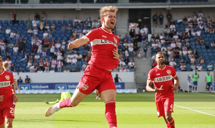 Sinsheim , Fußball Bundesliga TSG 1899 Hoffenheim vs. VfB Stuttgart , ubel Maximilian Mittelstädt ( VfB ) nach seinem Tor zum 1 : 1 *** Sinsheim, Bundesliga soccer: TSG 1899 Hoffenheim vs. VfB Stuttgart; Maximilian Mittelstädt of VfB celebrates after scoring the goal that tied the game at 1–1