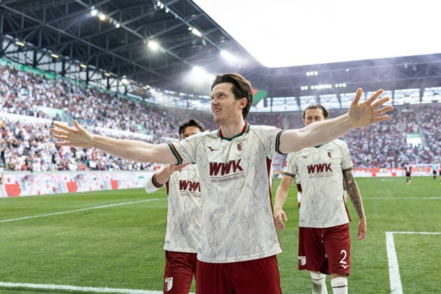 Deutschland: FC Augsburg vs Bayer 04 Leverkusen, 1. Bundesliga, Saison 2026 27, WWK Arena (Augsburg): Michael Gregoritsch, (FC Augsburg, 11) jubelt nach seinem Tor, Portraitfoto, Portrait, Einzelaufnahme, Porträt Augsburg WWK Arena Bayern Deutschland *** Germany: FC Augsburg vs. Bayer 04 Leverkusen, Bundesliga 1, 2026–27 Season, WWK Arena, Augsburg. Michael Gregoritsch of FC Augsburg (No. 11) celebrates after scoring a goal; portrait photo, portrait, single shot, portrait, Augsburg, WWK Arena, Bavaria, Germany Copyright: xBenedictxChristx