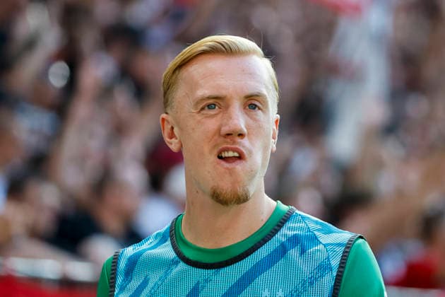 Isac Lidberg (Borussia Mönchengladbach, 03) beim Aufwärmen während des Spiels , Deutschland, Fussball, 1. Bundesliga, 3.Spieltag, 2026 2027, SC Freiburg vs. Borussia Mönchengladbach, 12.09.2026, Freiburg im Breisgau Europa-Park Stadion Deutschland *** Isac Lidberg, Borussia Mönchengladbach, No. 03 warming up during the game, Germany, soccer, Bundesliga 1, Matchday 3, 2026–2027, SC Freiburg vs. Borussia Mönchengladbach, September 12, 2026, Freiburg im Breisgau, Europa-Park Stadium, Germany Copyright: xGrantxHubbsx