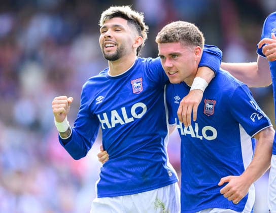 Crystal Palace v Ipswich Town Premier League Leif Davis of Ipswich Town (right) celebrates scoring his first goal and the team™s second against Crystal Palace during the Premier League match at Selhurst Park, London 12 09 2026 UK Newspapers OUT Copyright: xGraemexWilcocksonx FIL-23935-0057