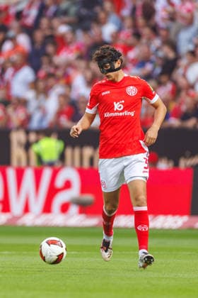MAINZ, GERMANY - SEPTEMBER 12: Fabia Gruber (1. FSV Mainz 05, 3) controls the ball during the Bundesliga match between 1. FSV Mainz 05 vs. Eintracht Frankfurt at MEWA Arena on matchday 3 of the 1. Bundesliga on September 12, 2026 in Mainz, Germany. DFL REGULATIONS PROHIBIT ANY USE OF PHOTOGRAPHS AS IMAGE SEQUENCES AND OR QUASI-VIDEO. Rhineland-Palatinate Germany Copyright: xStephanxHahnex