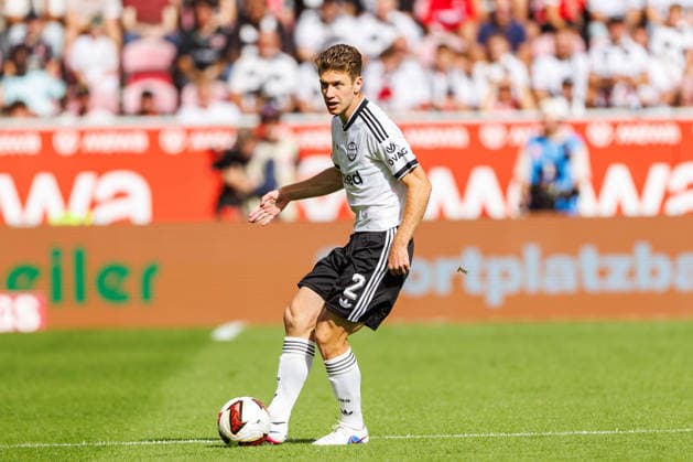 MAINZ, GERMANY - SEPTEMBER 12:Elias Baum (Eintracht Frankfurt, 2) controls the ball during the Bundesliga match between 1. FSV Mainz 05 vs. Eintracht Frankfurt at MEWA Arena on matchday 3 of the 1. Bundesliga on September 12, 2026 in Mainz, Germany. DFL REGULATIONS PROHIBIT ANY USE OF PHOTOGRAPHS AS IMAGE SEQUENCES AND OR QUASI-VIDEO. Rhineland-Palatinate Germany Copyright: xStephanxHahnex