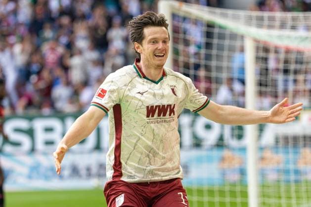 Torjubel, jubelt nach seinem Treffer zum 1:1 von Michael Gregoritsch (FC Augsburg), FC Augsburg vs. Bayer 04 Leverkusen, Fußball-Bundesliga, Fussball, 1. Bundesliga, 03. Spieltag, 12.09.2026 DFB regulations prohibit any use of photographs as image sequences and or quasi-video *** Goal celebration: Michael Gregoritsch of FC Augsburg celebrates after scoring the 1-1 goal, FC Augsburg vs. Bayer 04 Leverkusen, Bundesliga, Soccer, 1. Bundesliga, Matchday 3, September 12, 2026. DFB regulations prohibit any use of photographs as image sequences and or quasi-video. Copyright: xkolbert-press PeterxFastlx