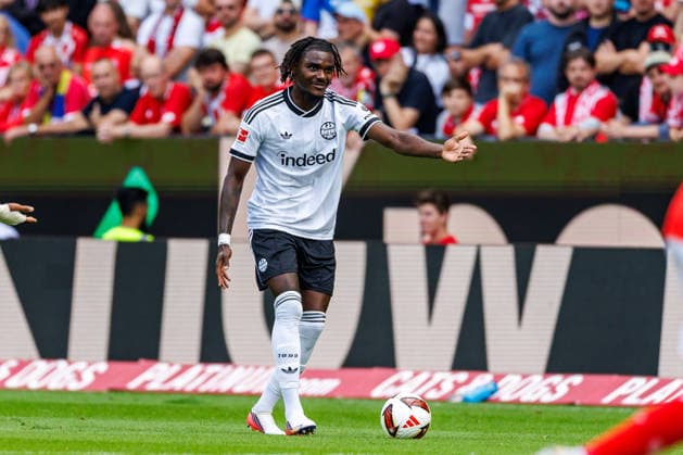 MAINZ, GERMANY - SEPTEMBER 12: Lilian Brassier (Eintracht Frankfurt, 3) controls the ball during the Bundesliga match between 1. FSV Mainz 05 vs. Eintracht Frankfurt at MEWA Arena on matchday 3 of the 1. Bundesliga on September 12, 2026 in Mainz, Germany. DFL REGULATIONS PROHIBIT ANY USE OF PHOTOGRAPHS AS IMAGE SEQUENCES AND OR QUASI-VIDEO. Rhineland-Palatinate Germany Copyright: xStephanxHahnex