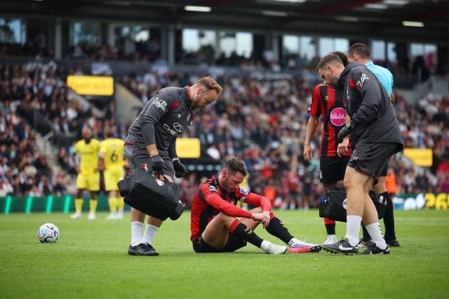 Adam Smith of Bouremouth receives treatment AFC Bournemouth v Brentford, Premier League, Football, Football, Vitality Stadium, Bournemouth, UK - 12 Sep 2026Bournemouth Vitality Stadium United Kingdom EDITORIAL USE ONLY No use with unauthorised audio, video, data, fixture lists, club league logos or live services. Online in-match use limited to 120 images, no video emulation. No use in betting, games or single club league player publications.  Copyright: xWillxCooper Shutterstockx 17144545u