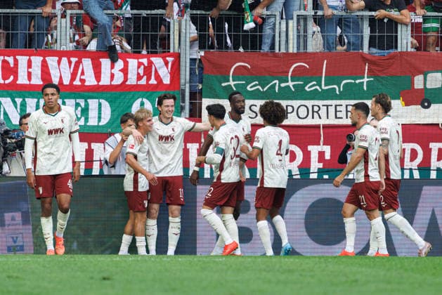 Team (FC Augsburg) Tor zum 2 : 1 durch Michael Gregoritsch (11, FC Augsburg) beim Spiel zwischen FC Augsburg v Bayer 04 Leverkusen, Fussball, Herren, Bundesliga, 2026 2027, 3.Spieltag am 12.09.2026 in Augsburg, WWK ARENA. DFL and DFB regulations prohibit any use of photographs as image sequences and or quasi-video. Bayern Deutschland *** FC Augsburg s Michael Gregoritsch scores the 2-1 goal in the 11th minute during the match between FC Augsburg and Bayer 04 Leverkusen, soccer, men s, Bundesliga, 2026–2027, Matchday 3 on September 12, 2026, in Augsburg, WWK ARENA. DFL and DFB regulations prohibit any use of photographs as image sequences and or quasi-video. Bavaria, Germany