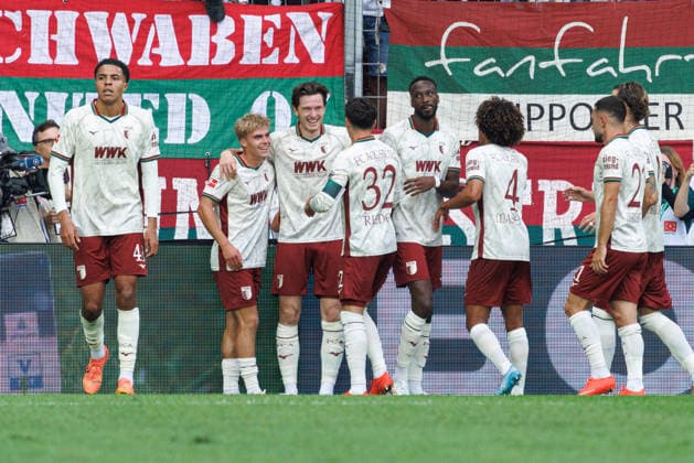 Team (FC Augsburg) Tor zum 2 : 1 durch Michael Gregoritsch (11, FC Augsburg) beim Spiel zwischen FC Augsburg v Bayer 04 Leverkusen, Fussball, Herren, Bundesliga, 2026 2027, 3.Spieltag am 12.09.2026 in Augsburg, WWK ARENA. DFL and DFB regulations prohibit any use of photographs as image sequences and or quasi-video. Bayern Deutschland *** FC Augsburg s Michael Gregoritsch scores the 2-1 goal in the 11th minute during the match between FC Augsburg and Bayer 04 Leverkusen, soccer, men s, Bundesliga, 2026–2027, Matchday 3 on September 12, 2026, in Augsburg, WWK ARENA. DFL and DFB regulations prohibit any use of photographs as image sequences and or quasi-video. Bavaria, Germany