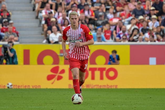Matthias Ginter (SC Freiburg, 28) mit Ball. GER, SC Freiburg vs Bor. Moenchengladbach, Fussball, Bundesliga, 3. Spieltag, Saison 2026 2027, 12.09.2026 DFL DFB REGULATIONS PROHIBIT ANY USE OF PHOTOGRAPHS AS IMAGE SEQUENCES AND OR QUASI-VIDEO GER, SC Freiburg vs Bor. Moenchengladbach, Fussball, Bundesliga, 3. Spieltag, Saison 2026 2027, 12.09.2026 Freiburg *** Matthias Ginter, SC Freiburg, 28, with the ball (GER), SC Freiburg vs. Borussia Mönchengladbach, soccer, Bundesliga, Matchday 3, 2026–2027 season, September 12, 2026 DFL and DFB regulations prohibit any use of photographs as image sequences and or quasi-video GER, SC Freiburg vs. Borussia Mönchengladbach, soccer, Bundesliga, Matchday 3, 2026–2027 season, September 12, 2026, Freiburg Copyright: xEibner-Pressefotox EP_THS